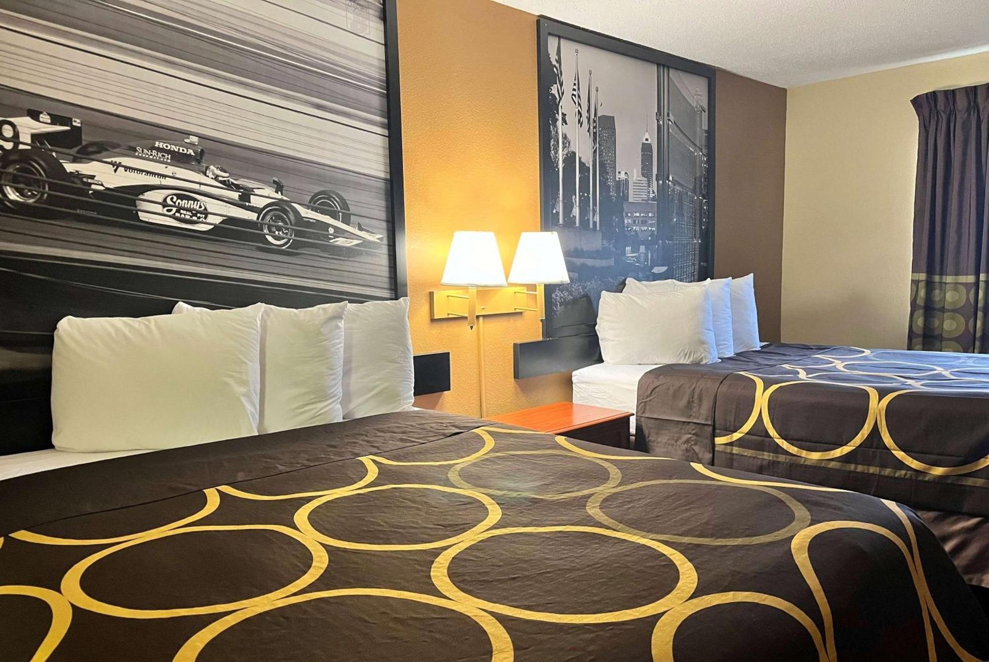 Super 8 By Wyndham Indianapolis/Ne/Castleton Area Hotel Bagian luar foto