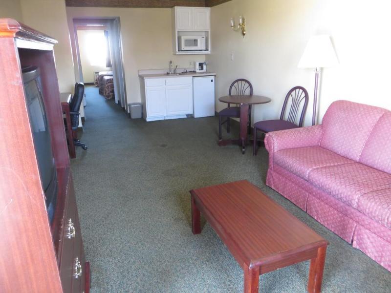 Super 8 By Wyndham Indianapolis/Ne/Castleton Area Hotel Bagian luar foto